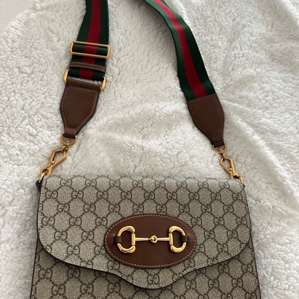 Gucci HorseBit Bag coated Canvas and Leather bag comes with 2 shoulder straps